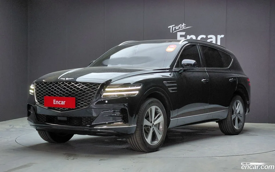 Genesis GV80 2.5T 2WD 2023 — photo 1, buy with delivery to Moscow