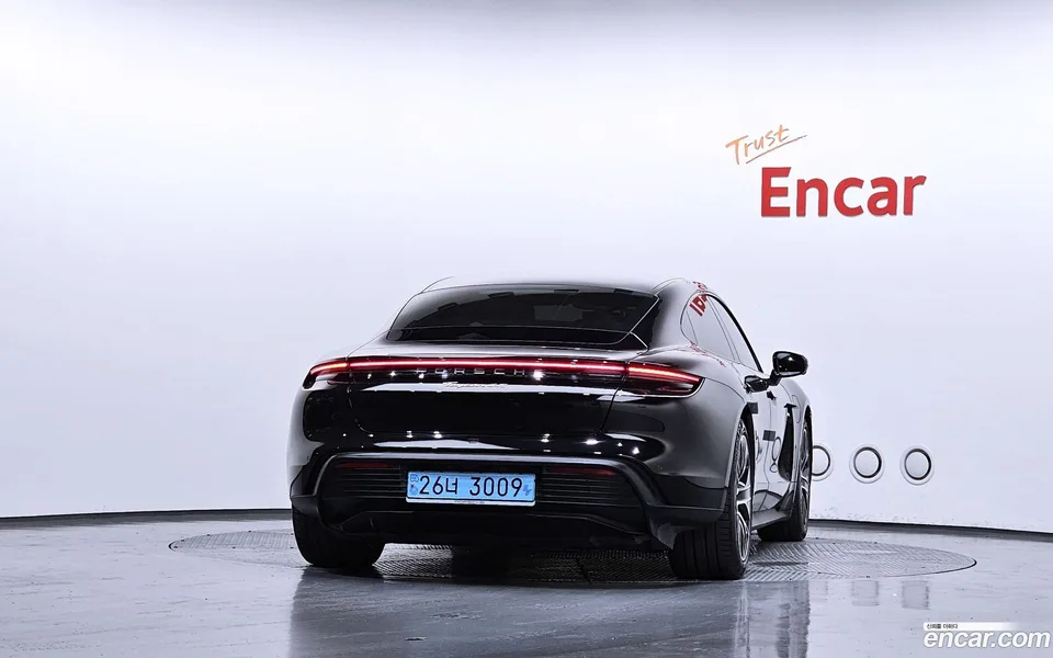 Porsche Taycan 4S 2022 — миниатюра 4