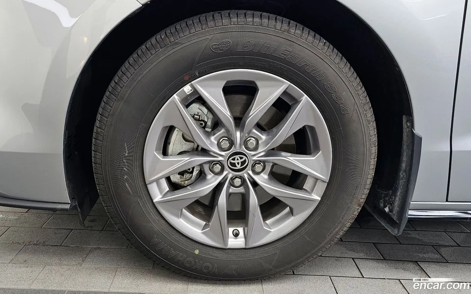Toyota Sienna 2.5 AWD 2024 — миниатюра 5