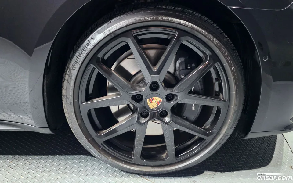 Porsche Panamera (976) 2.9 AWD E- 2025 — миниатюра 2