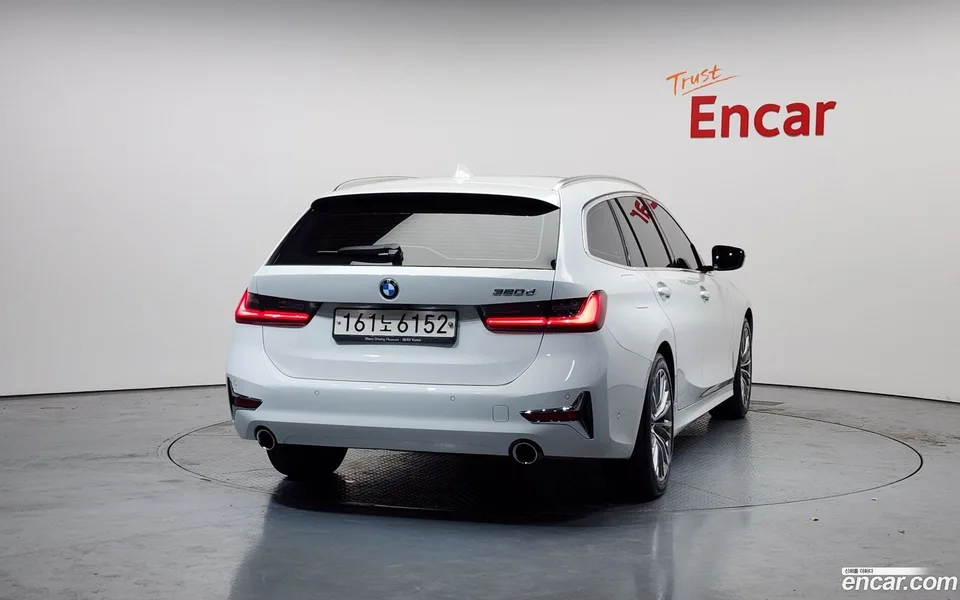 BMW 3 Series 320d 2022 — thumbnail 4