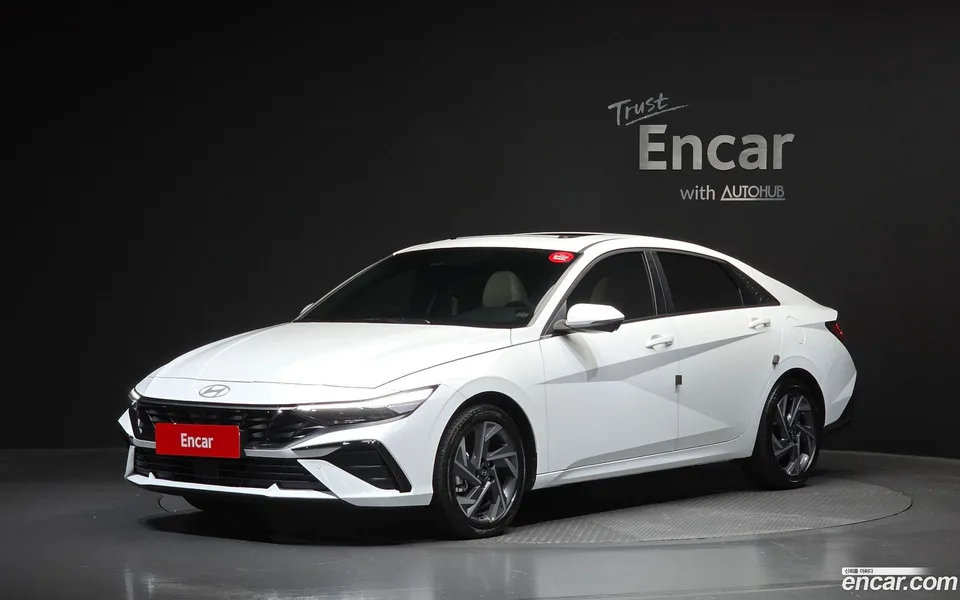 Hyundai Avante CN7 Hybrid 2025