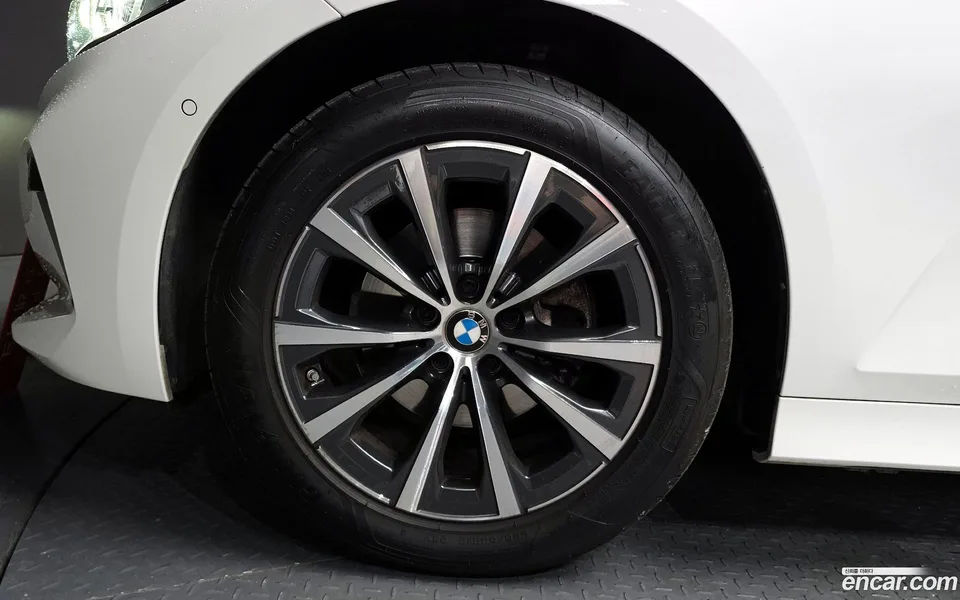 BMW 3 Series 320i 2024 — миниатюра 2