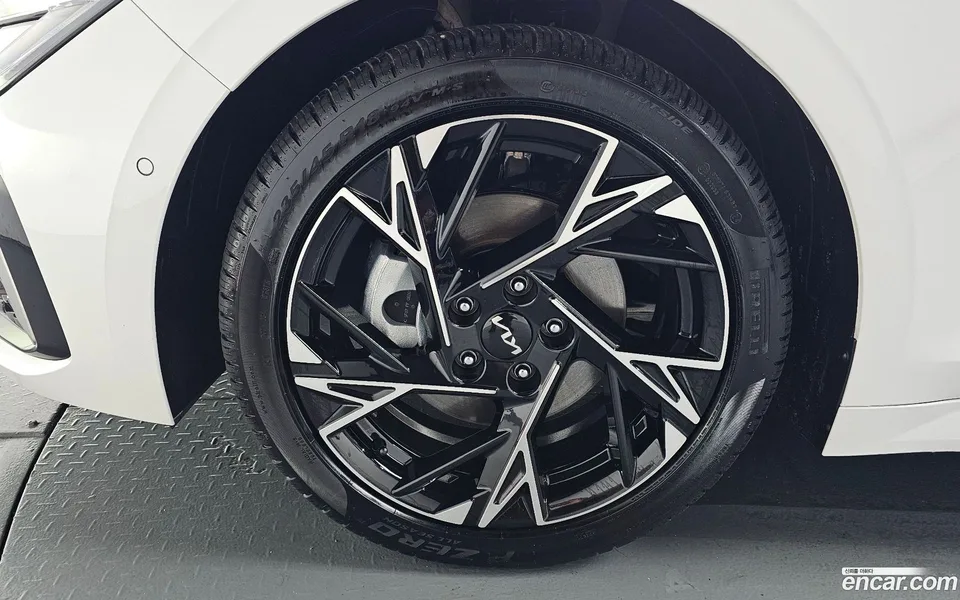 Kia K5 Hybrid 2025 — thumbnail 5