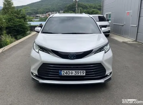 Toyota Sienna 2024 купить в Москве