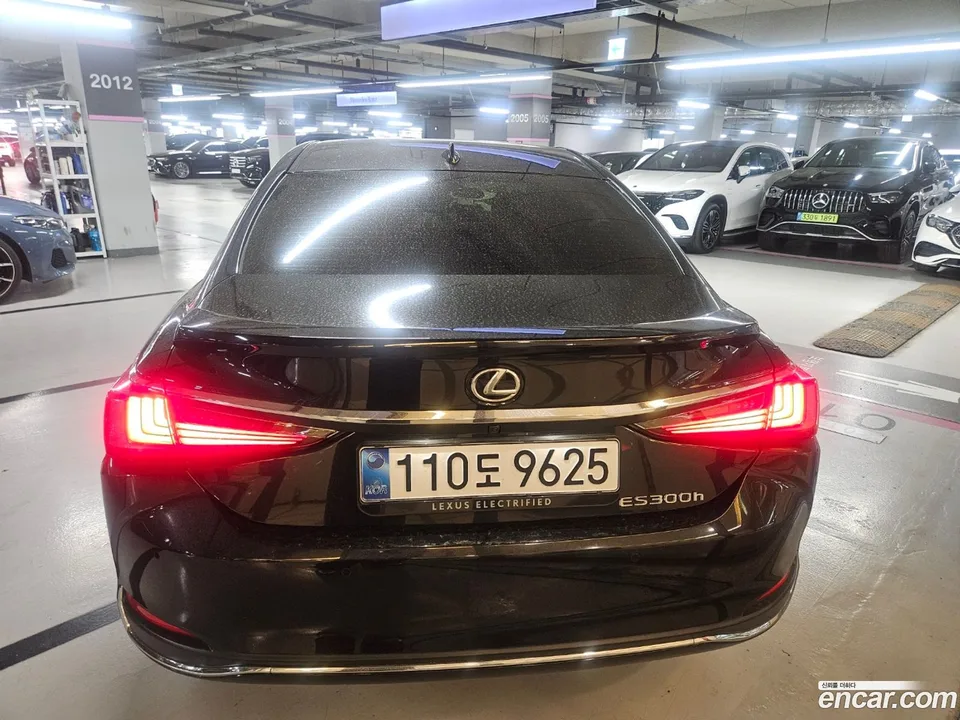 Lexus ES 300h 2025 — миниатюра 3