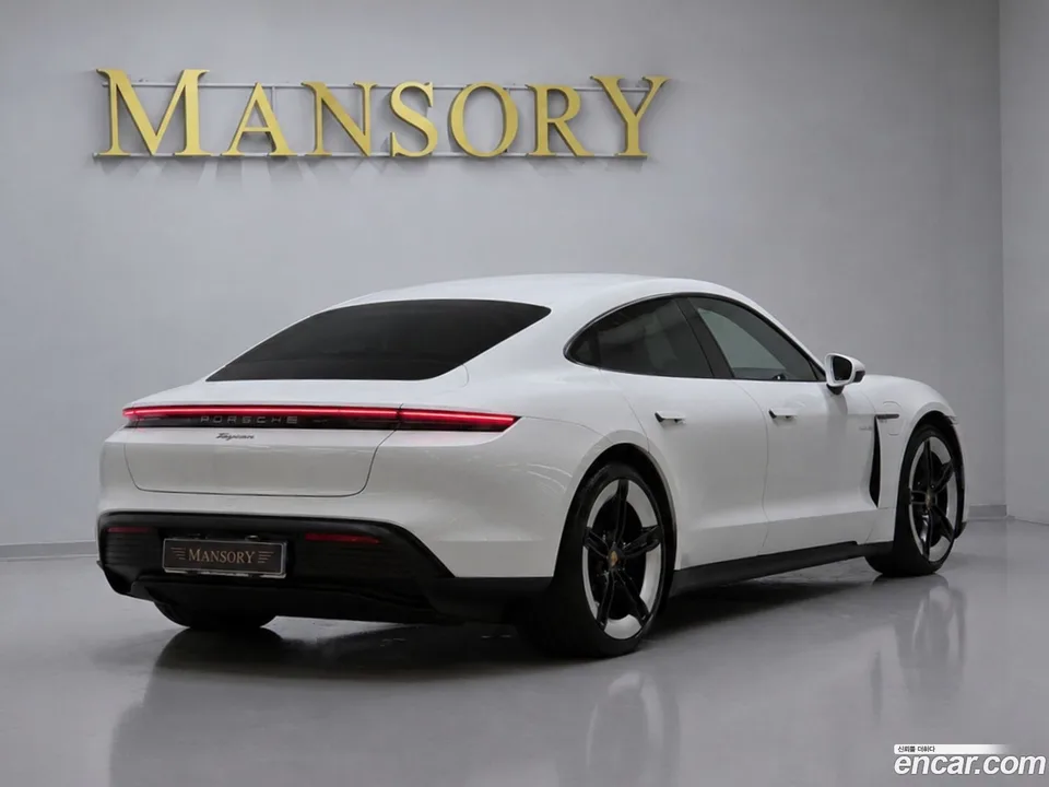 Porsche Taycan 2025 — миниатюра 2