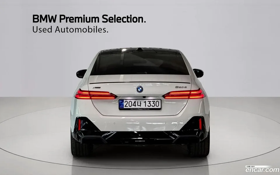 BMW 5 Series 550e xDrive M 2025 — thumbnail 4