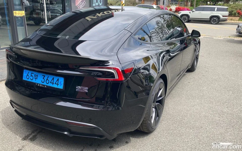Tesla Model 3 AWD 2026 — thumbnail 5