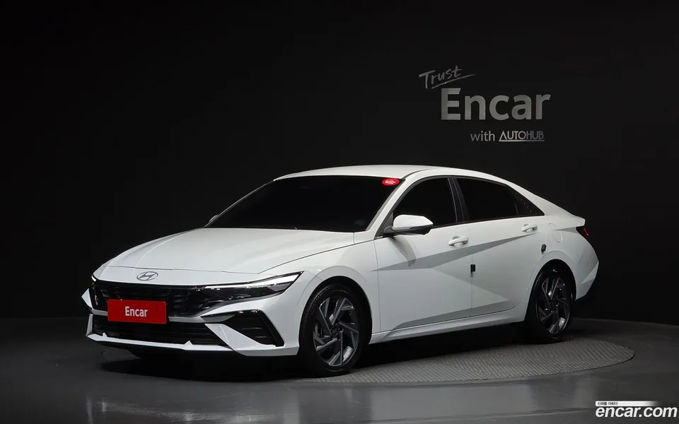 Hyundai Avante CN7 Hybrid 2025