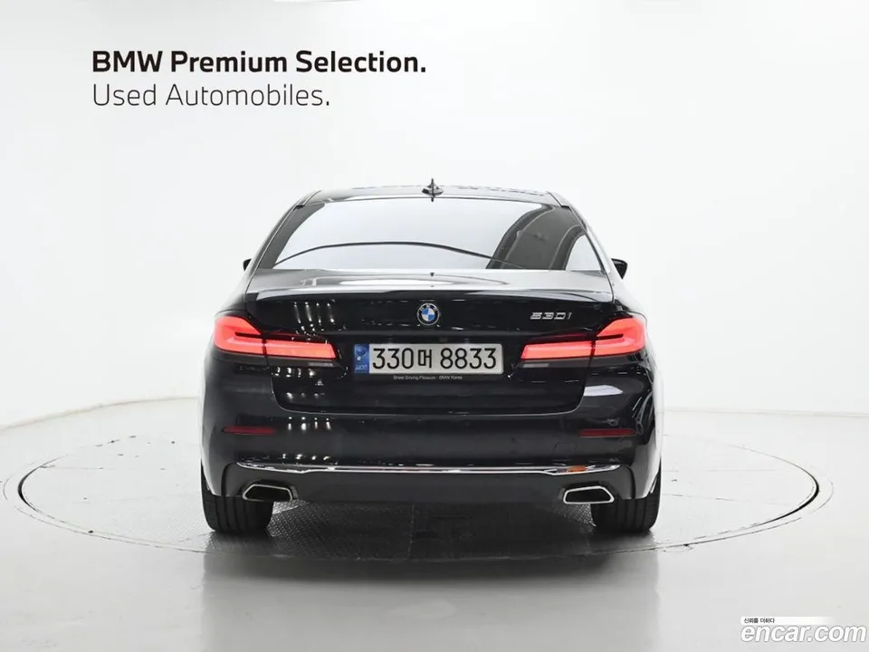 BMW 5 Series 530i 2022 — thumbnail 4