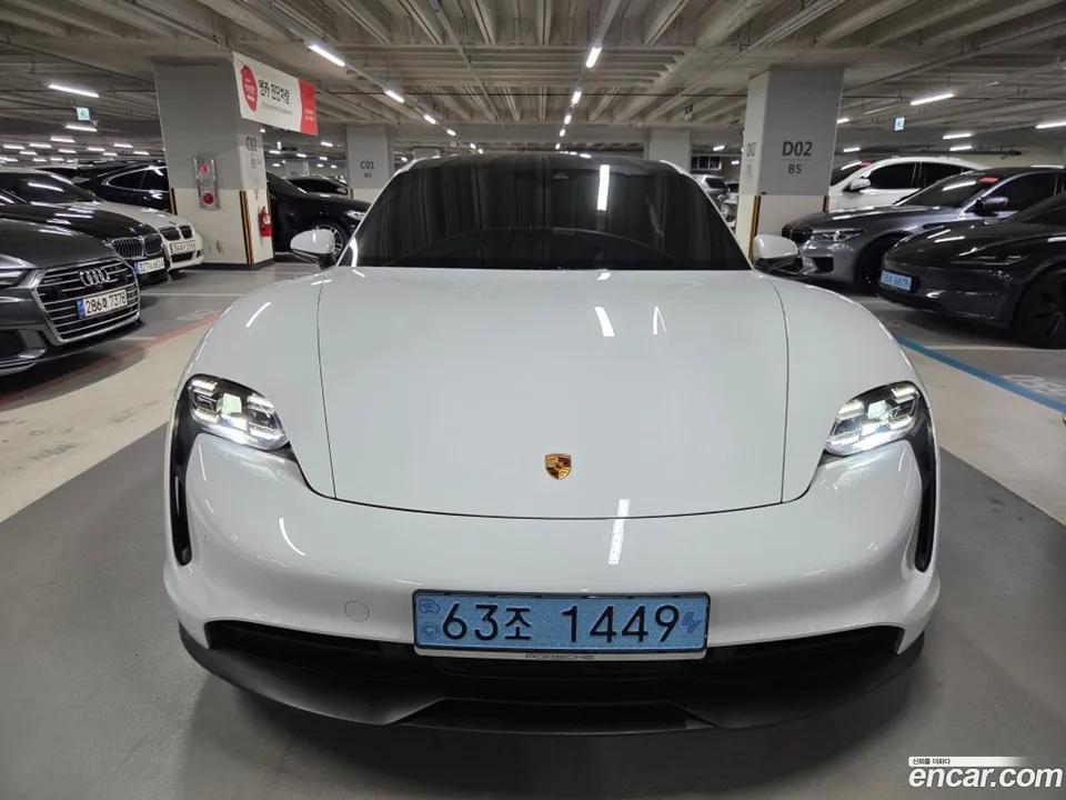 Porsche Taycan 2023