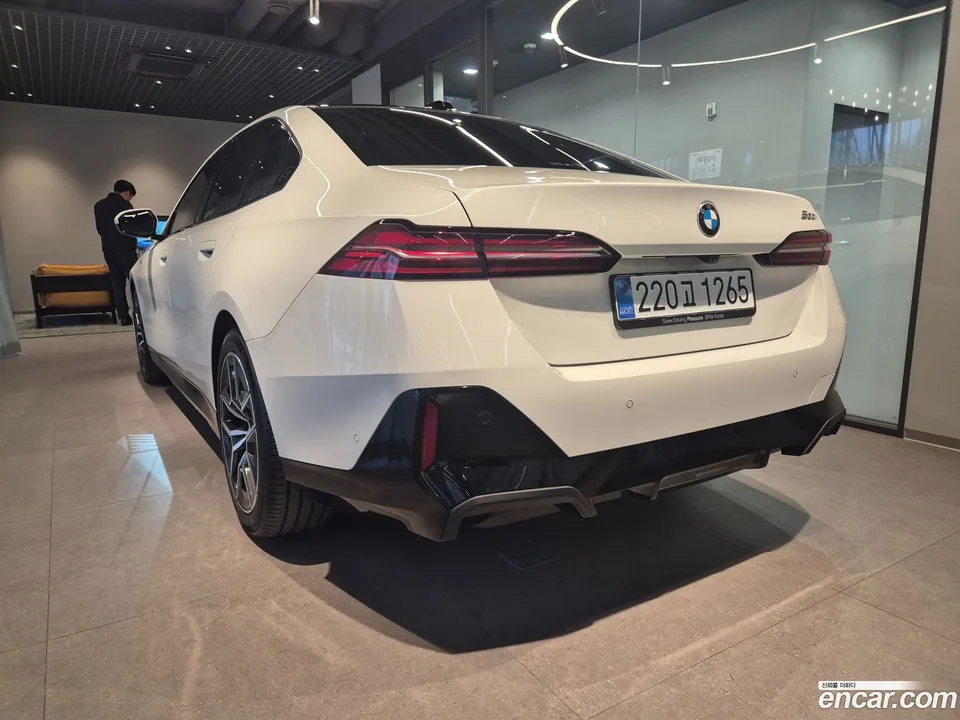 BMW 5 Series 520i M 2025 — миниатюра 4