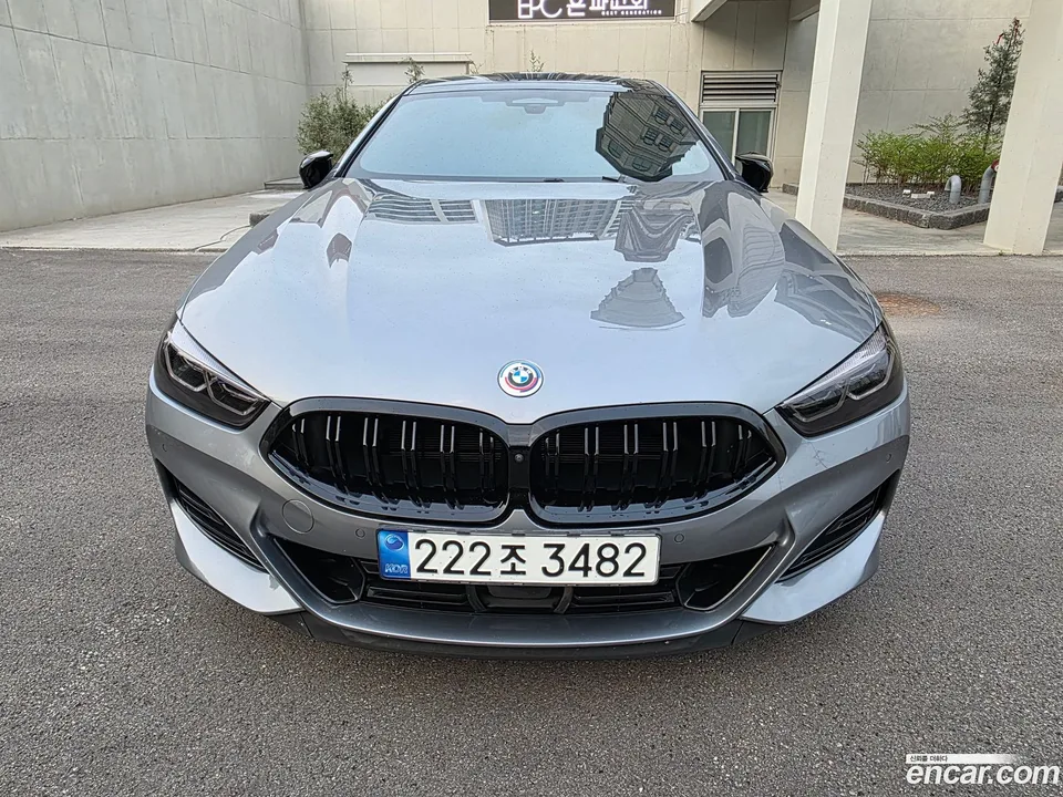 BMW 8 Series M850i xDrive 2022 — thumbnail 3