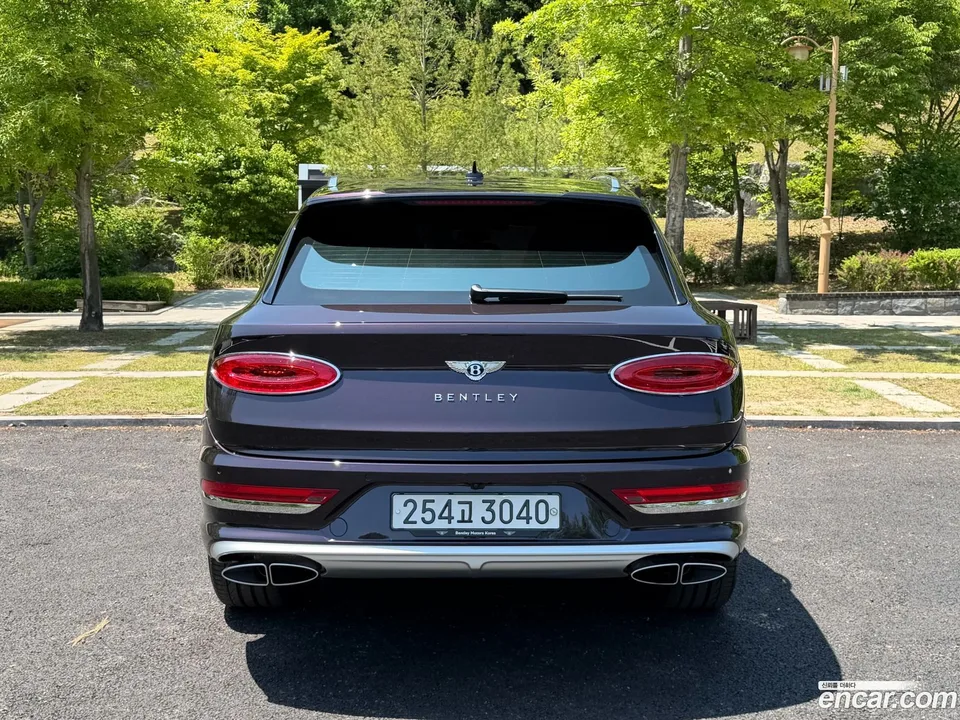 Bentley Bentayga 4.0 V8 EWB 2024 — миниатюра 4