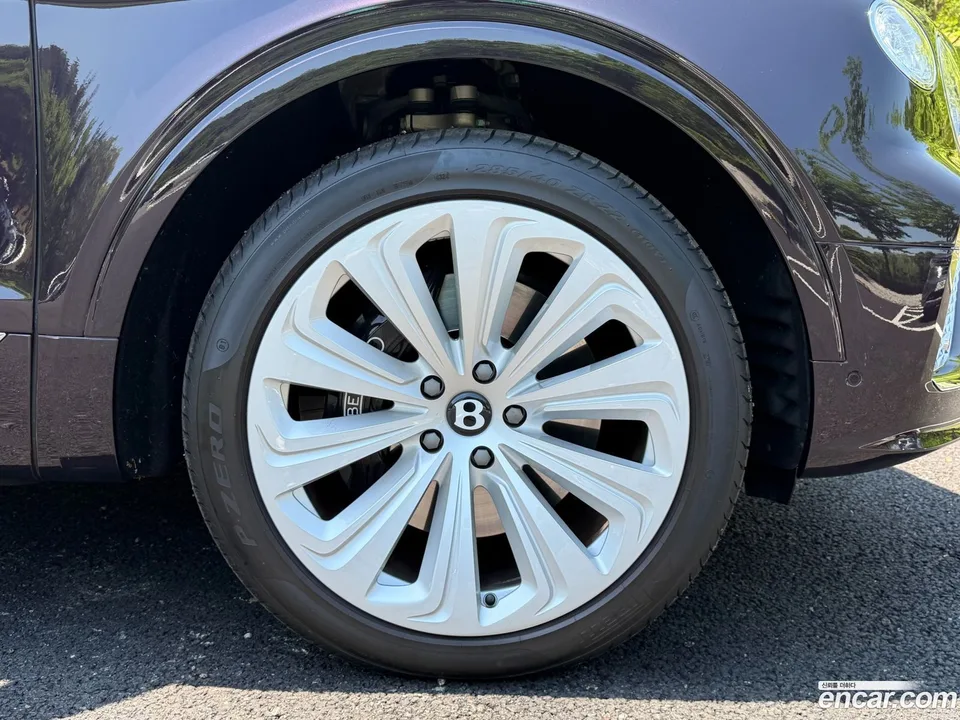 Bentley Bentayga 4.0 V8 EWB 2024 — миниатюра 5