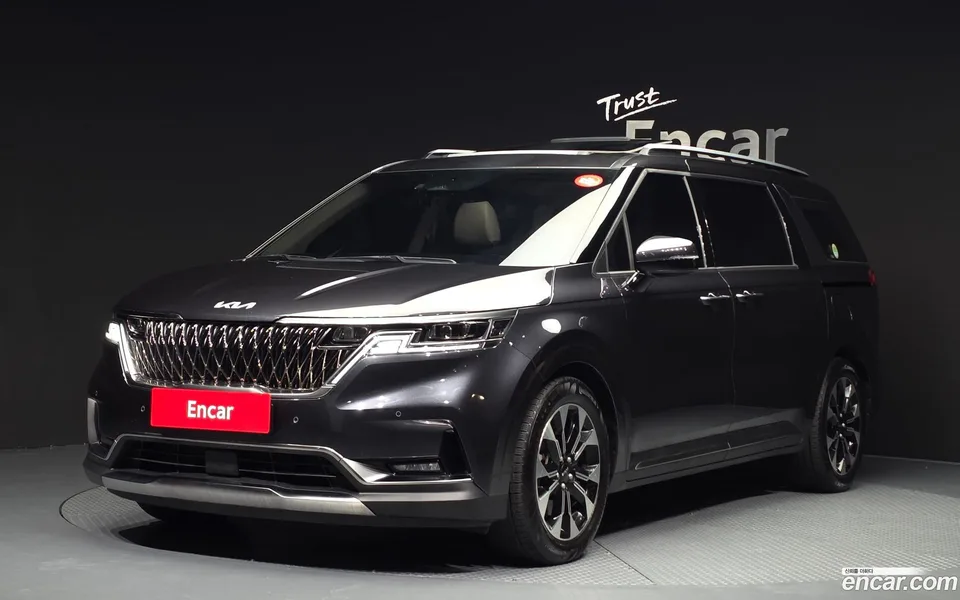Kia Carnival 9 2022 — photo 1, buy with delivery to Moscow