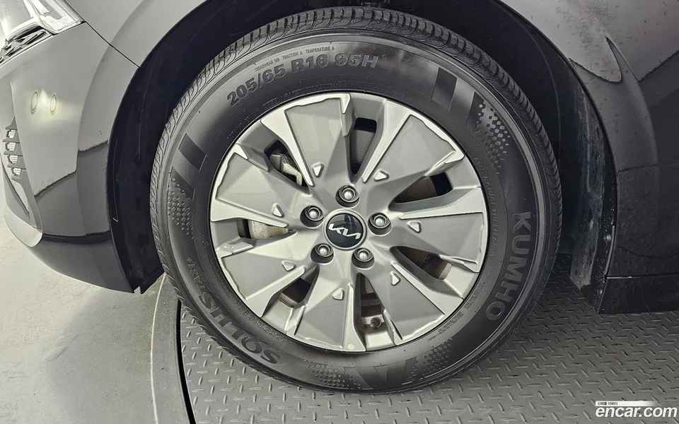 Kia K5 Hybrid 2023 — thumbnail 5