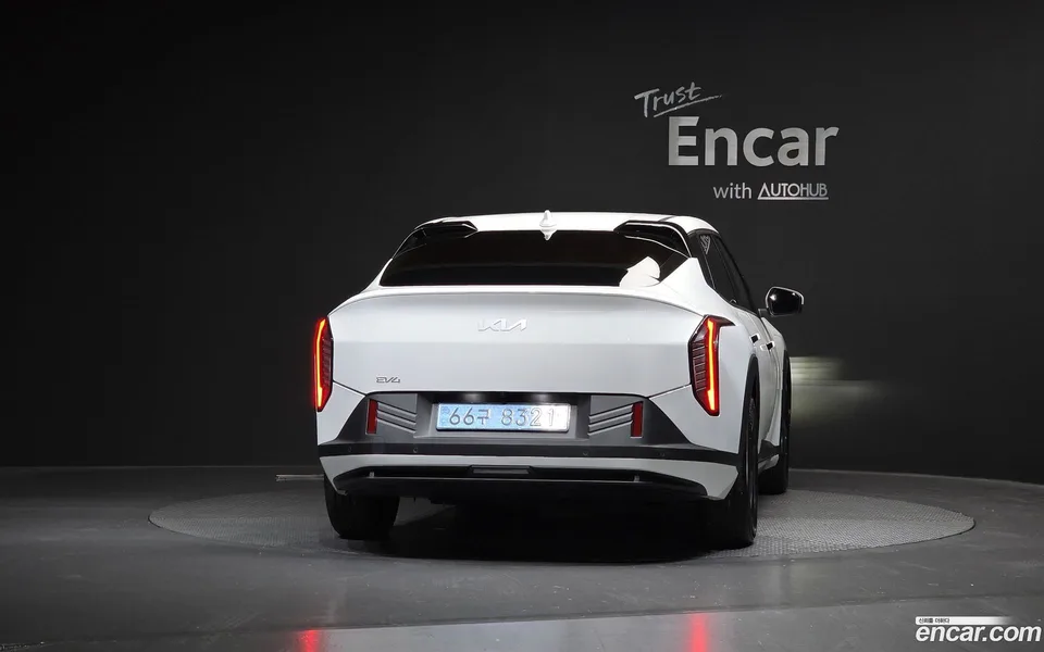 Kia EV4 2WD 2025 — thumbnail 4