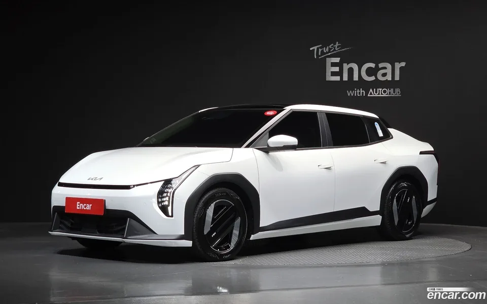 Kia EV4 2WD 2025 — photo 1, buy with delivery to Moscow