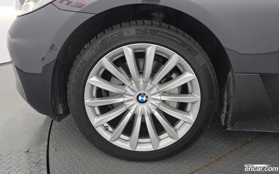 BMW 6 Series GT 630i xDrive 2024 — миниатюра 5