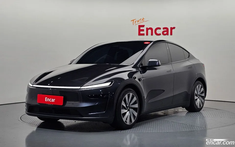 Tesla Model Y 2025