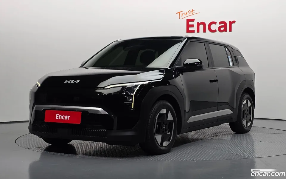 Kia EV3 2WD 2024 — фото 1, купить с доставкой в Москву