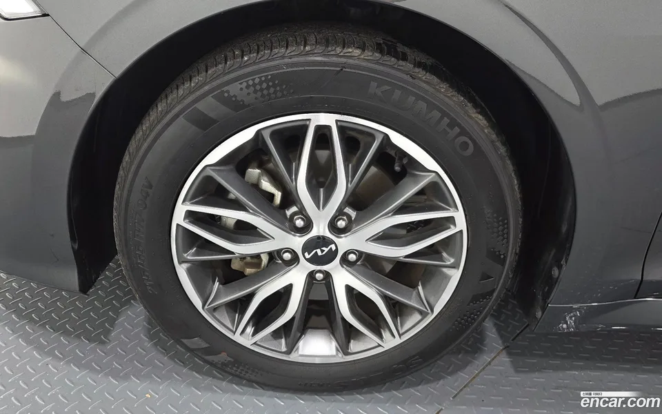 Kia K5 2.0 2023 — thumbnail 2
