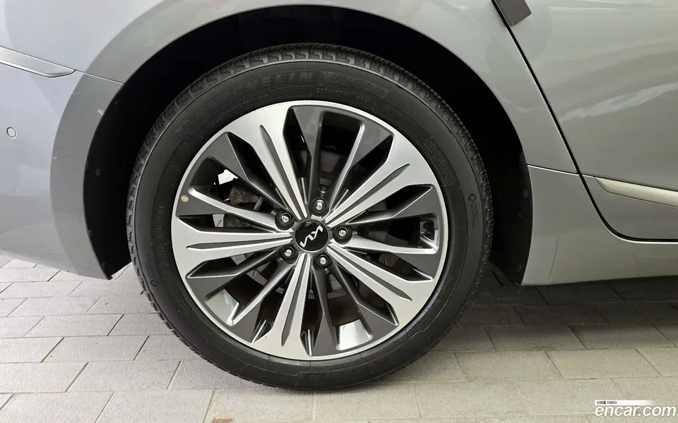 Kia K8 Hybrid 2023 — thumbnail 5