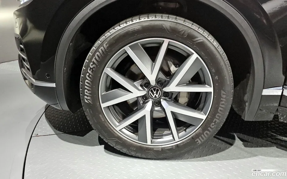 Volkswagen Touareg 3.0 TDI 2023 — thumbnail 2