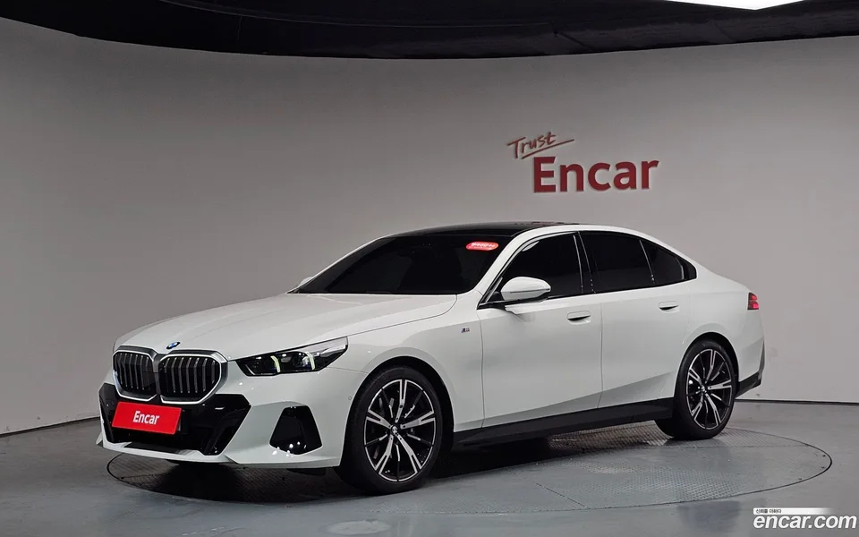 BMW 5 Series 530i xDrive M 2025 — photo 1, buy with delivery to Moscow