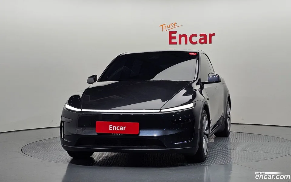 Tesla Model Y AWD 2025 — thumbnail 3