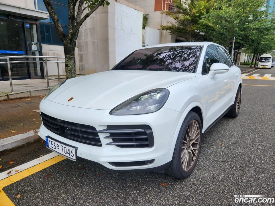 Porsche Cayenne 3.0 2022 — photo 1, buy with delivery to Moscow