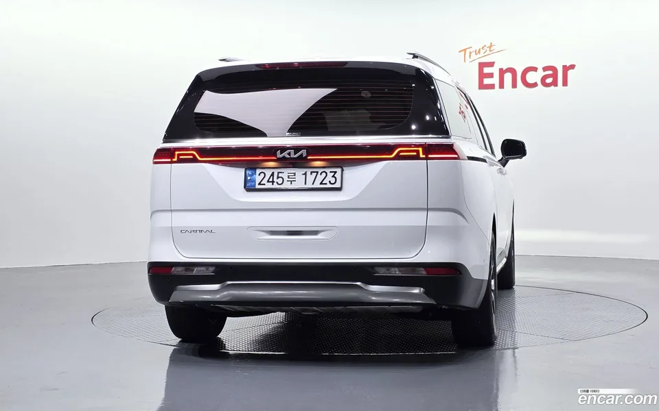 Kia Carnival 7 2022 — thumbnail 4