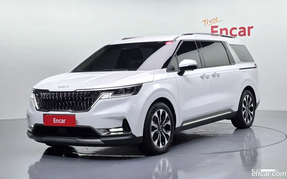Kia Carnival 7 2022 — photo 1, buy with delivery to Moscow