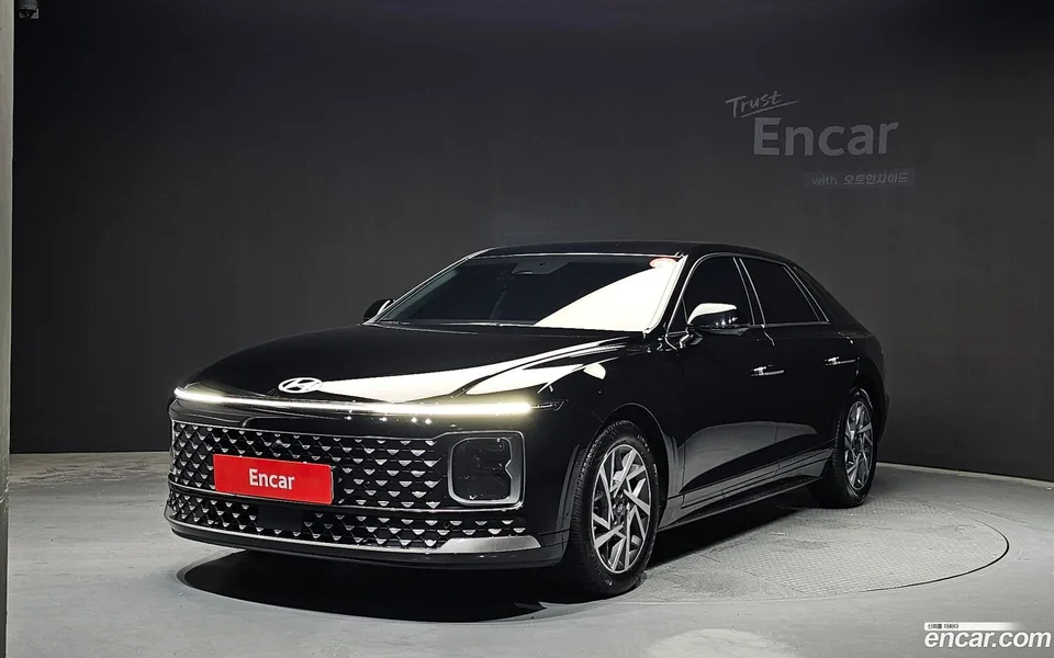 Hyundai Grandeur Hybrid 2023 — photo 1, buy with delivery to Moscow