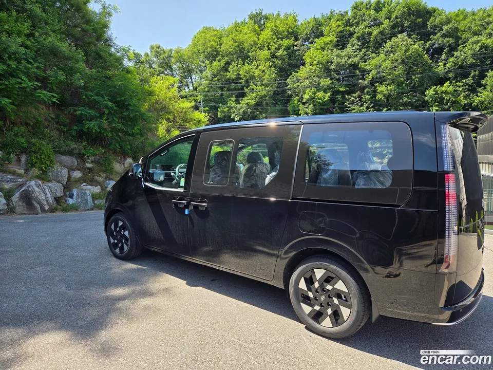 Hyundai Staria HEV 1.6 9 2026 — thumbnail 2