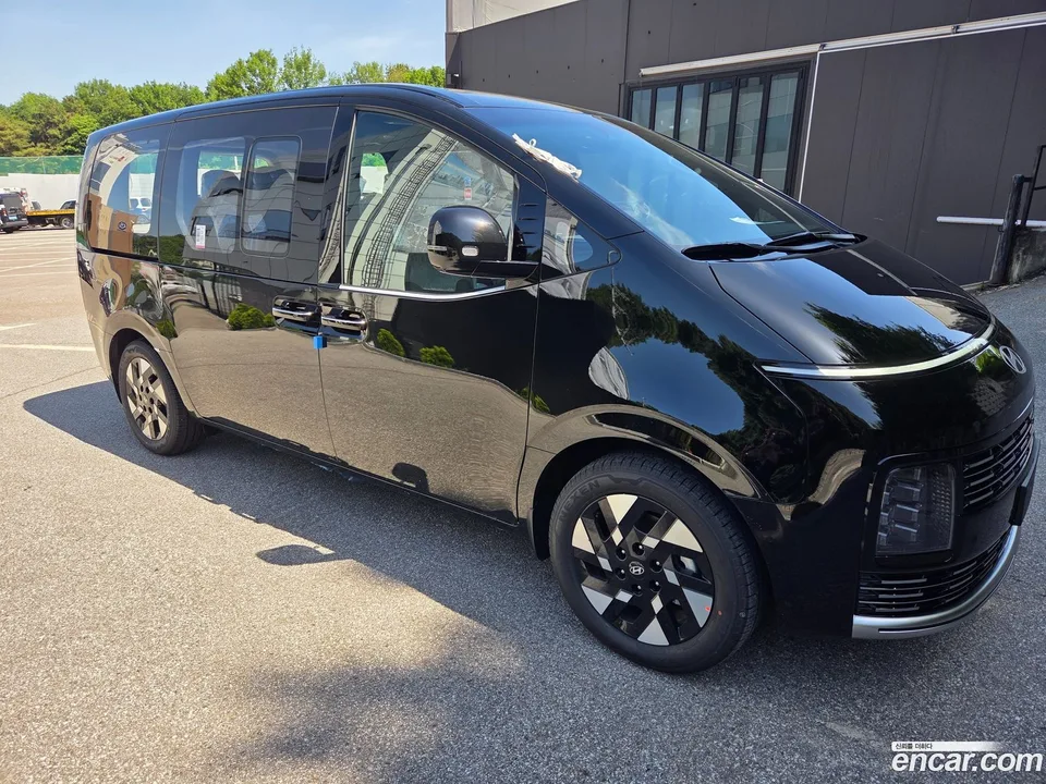 Hyundai Staria HEV 1.6 9 2026 — photo 1, buy with delivery to Moscow