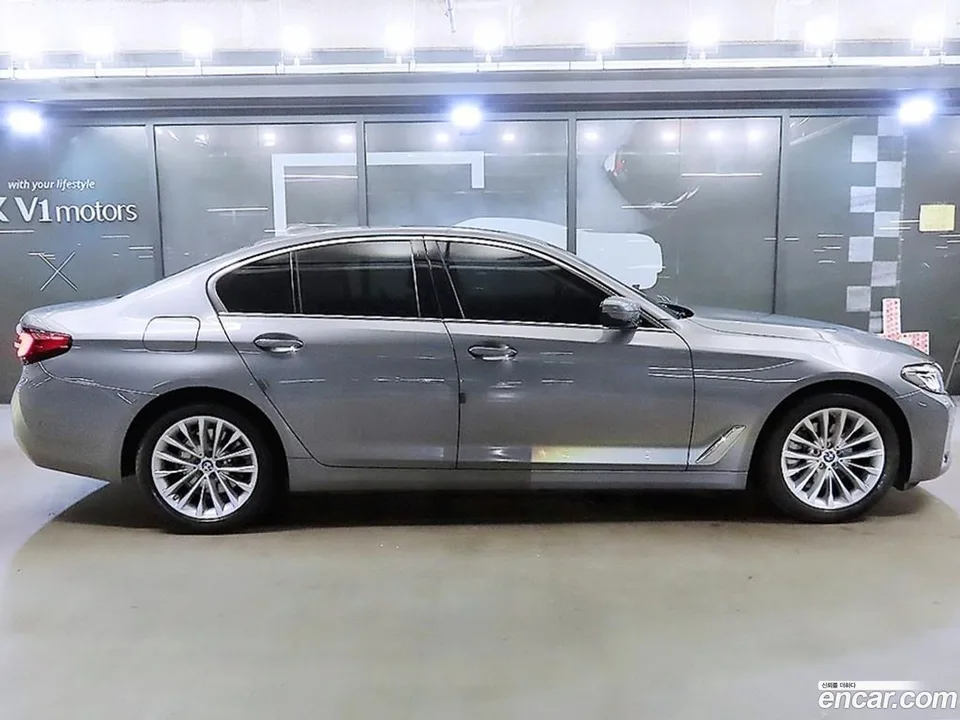 BMW 5 Series 523d 2023 — миниатюра 3