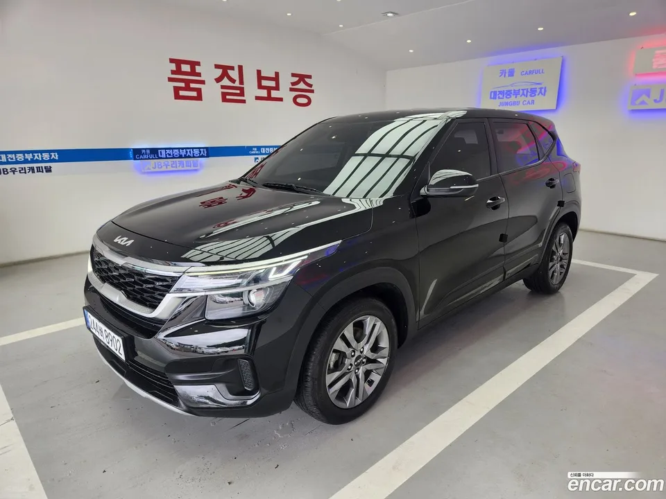 Kia Seltos 1.6 4WD 2022 — photo 1, buy with delivery to Moscow