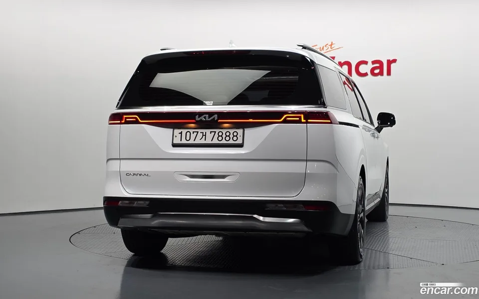 Kia Carnival 9 2022 — thumbnail 4