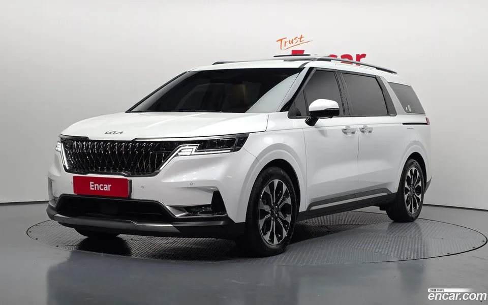 Kia Carnival 9 2022 — photo 1, buy with delivery to Moscow