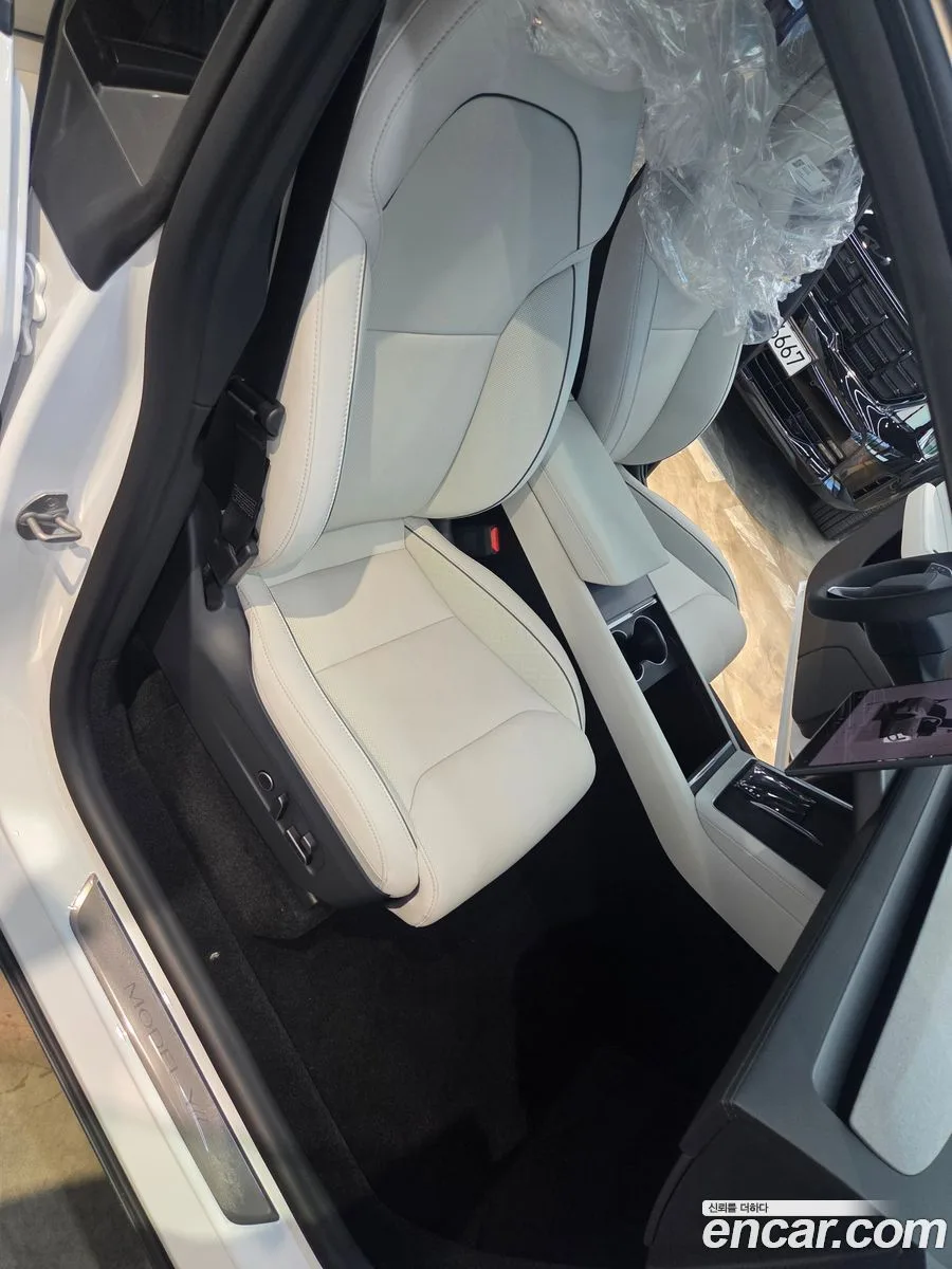 Tesla Model Y L AWD 2026 — миниатюра 4