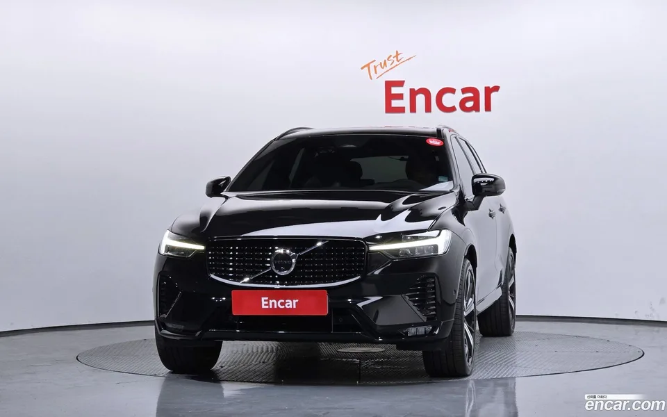 Volvo XC60 B6 R- 2022 — thumbnail 3