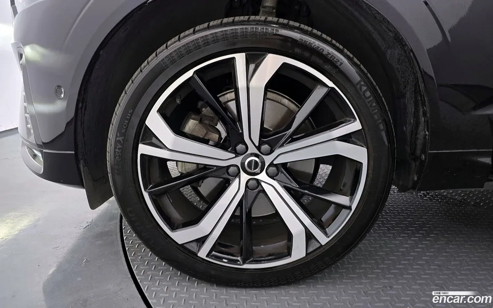 Volvo XC60 B6 R- 2022 — thumbnail 5