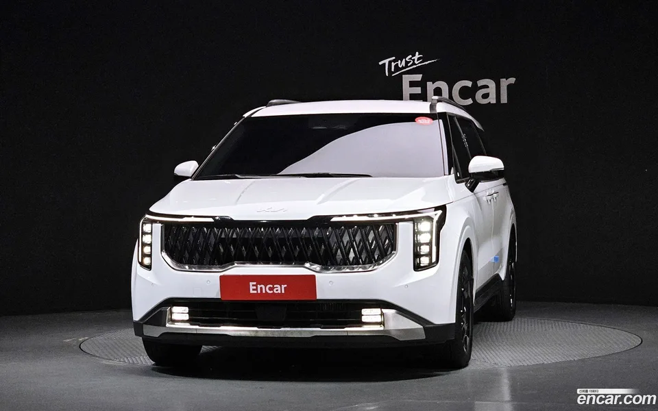 Kia Carnival 7 2024 — thumbnail 3