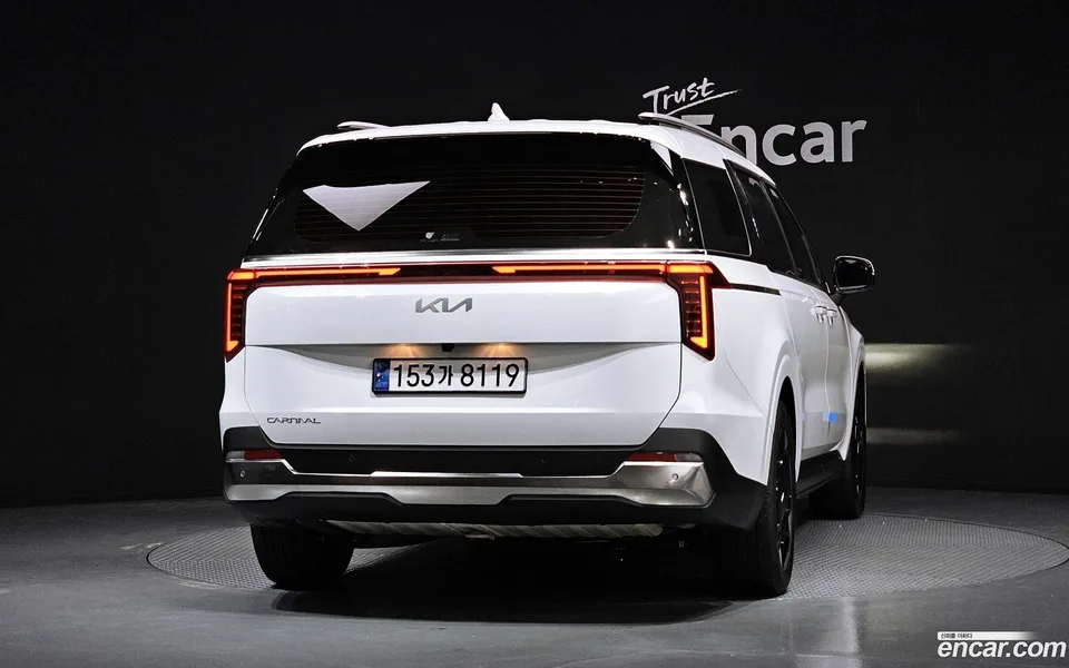 Kia Carnival 7 2024 — thumbnail 4