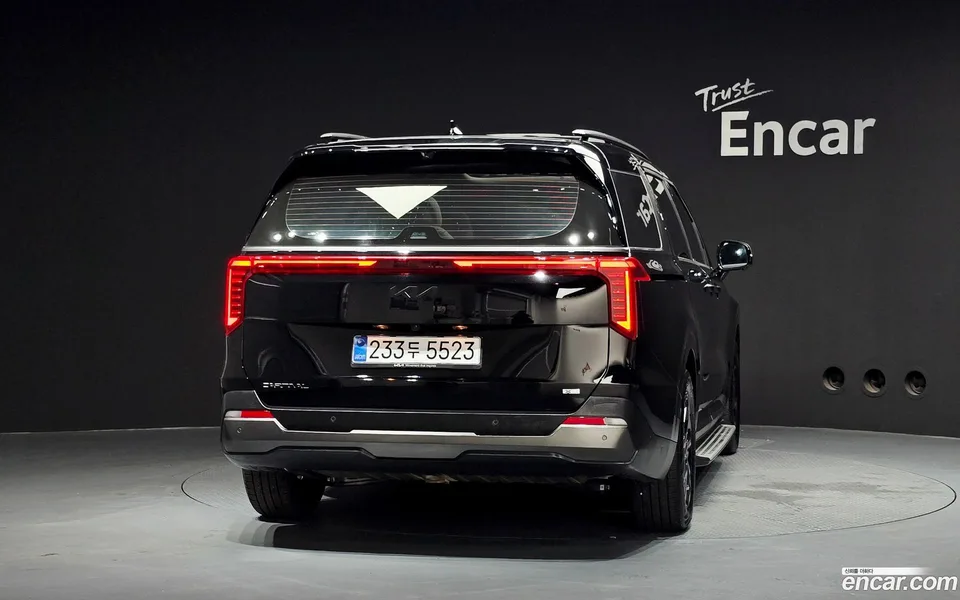 Kia Carnival 7 X Line 2025 — thumbnail 4