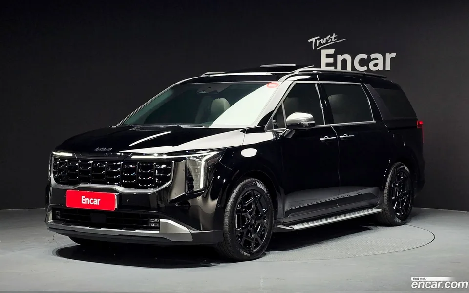 Kia Carnival 7 X Line 2025 — photo 1, buy with delivery to Moscow
