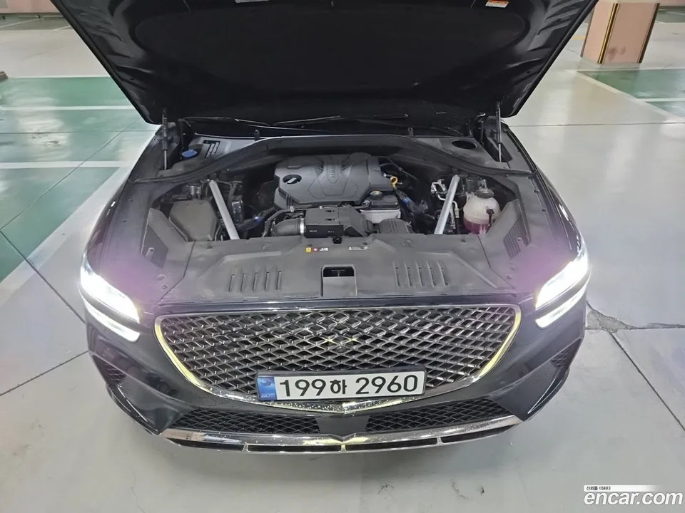 Genesis GV70 2.5T 2WD 2024 — миниатюра 2